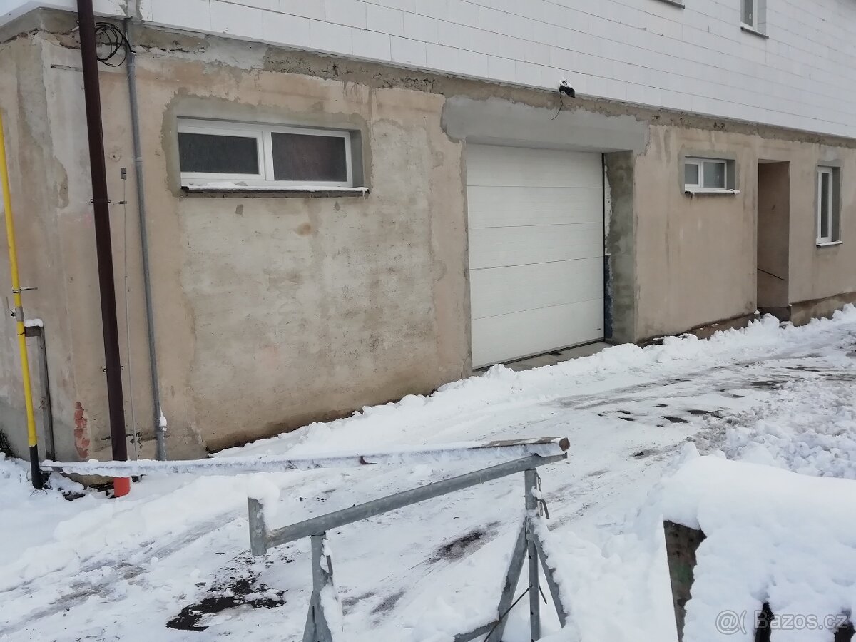 Pronájem výrobních, skladových prostor cca 115 m2 v Jablonci