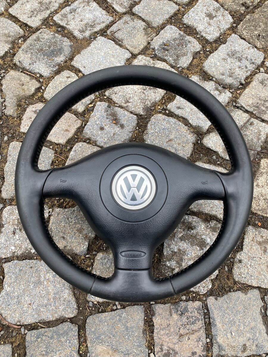 Tříramenný volant VW Golf 4, Bora, Passat, atd...