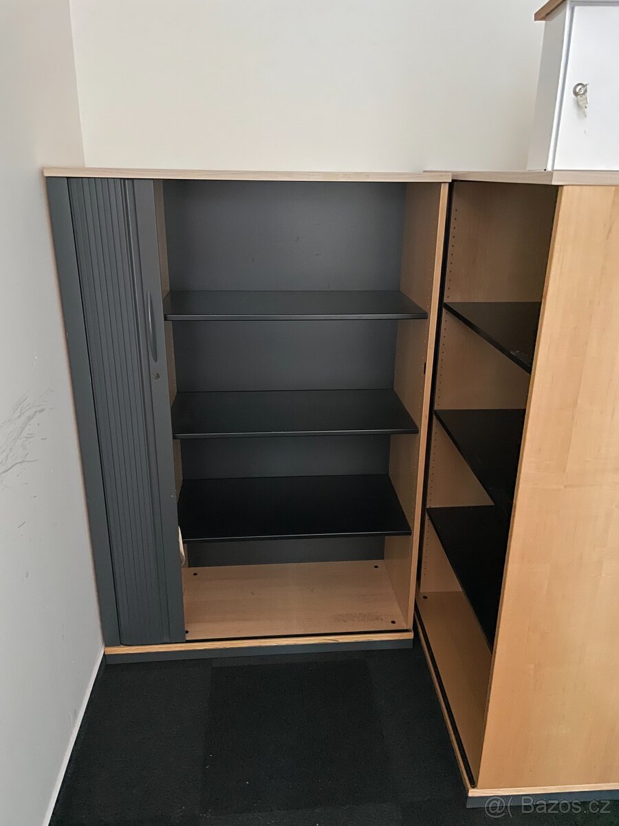 Kancelářská skříň