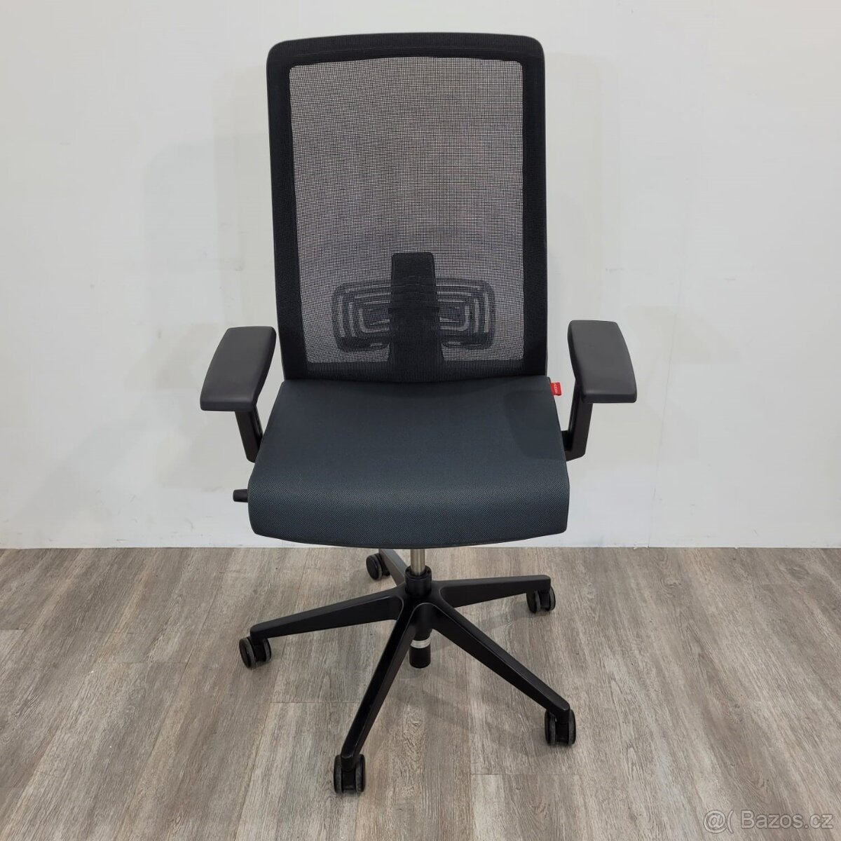 Kancelářská židle - Haworth Comforto 62 ZÁNOVNÍ