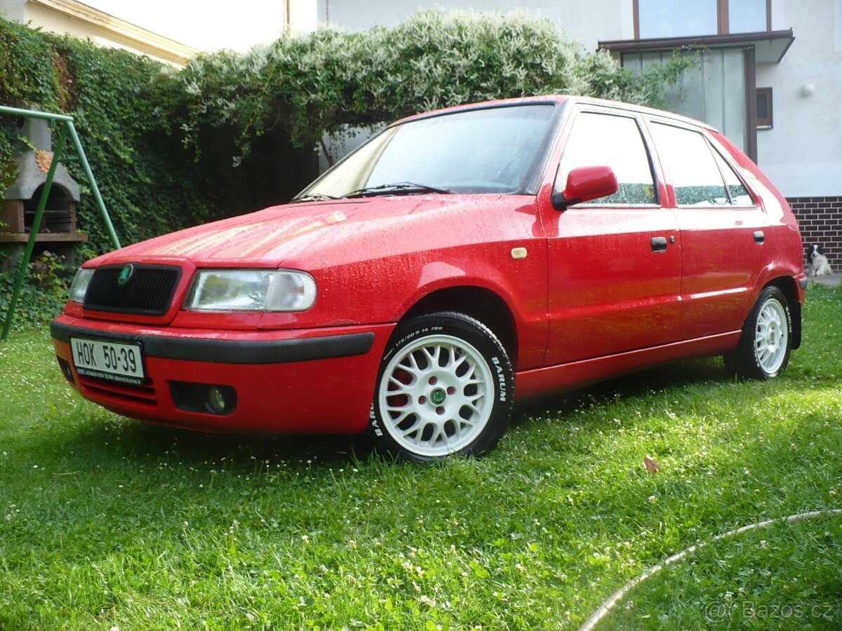 Koupím díly na Škoda Felicia v barvě červená rallye