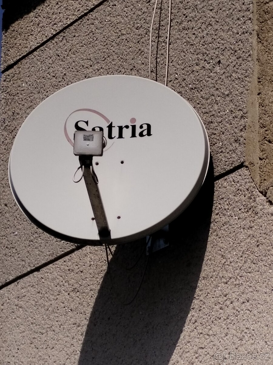 Satelitní anténa Satria