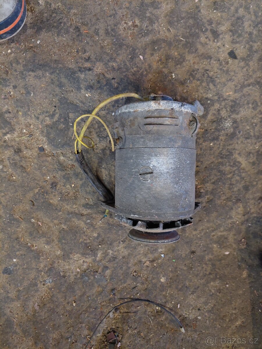 Škoda 1000/100 dynamo
