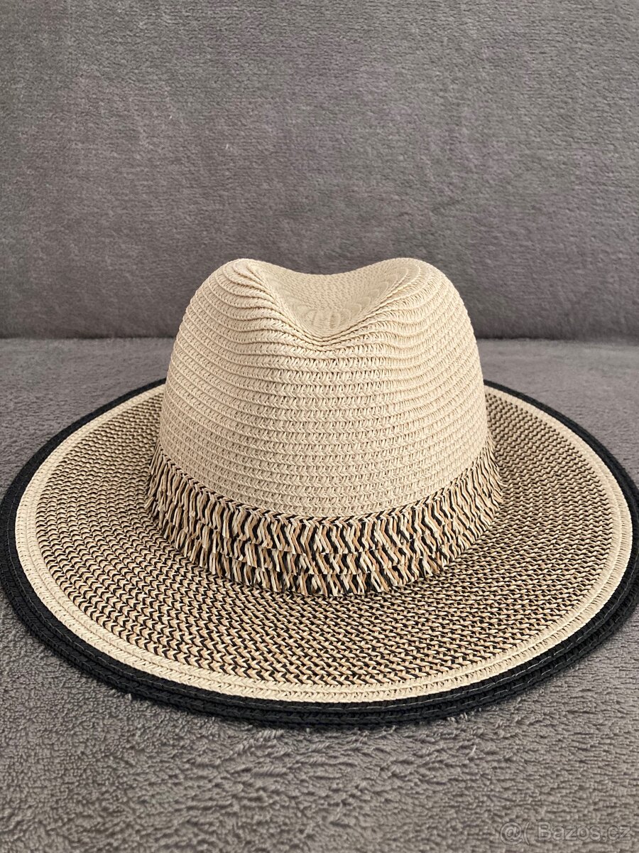 Nový klobouk LAUREN RALPH LAUREN