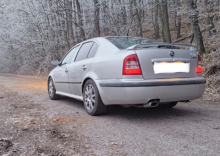 Octavia RS TOP stříbrná metal AČR