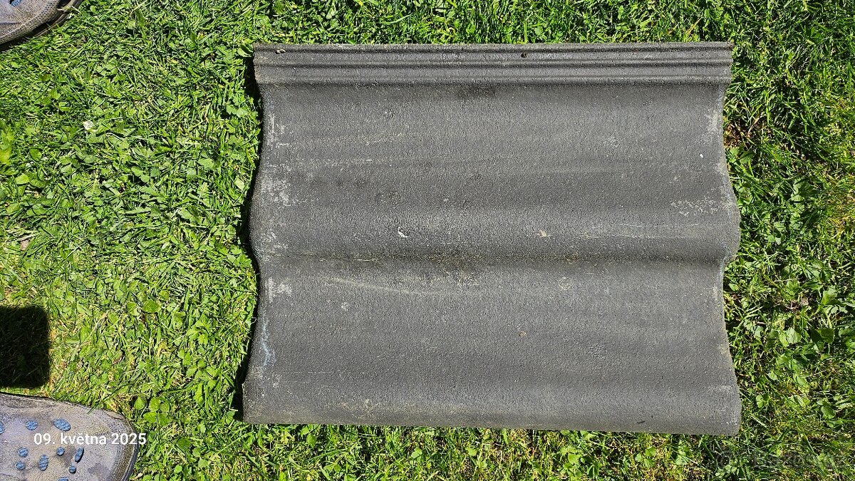 Betonové střešní tašky Bramac cca 400 ks