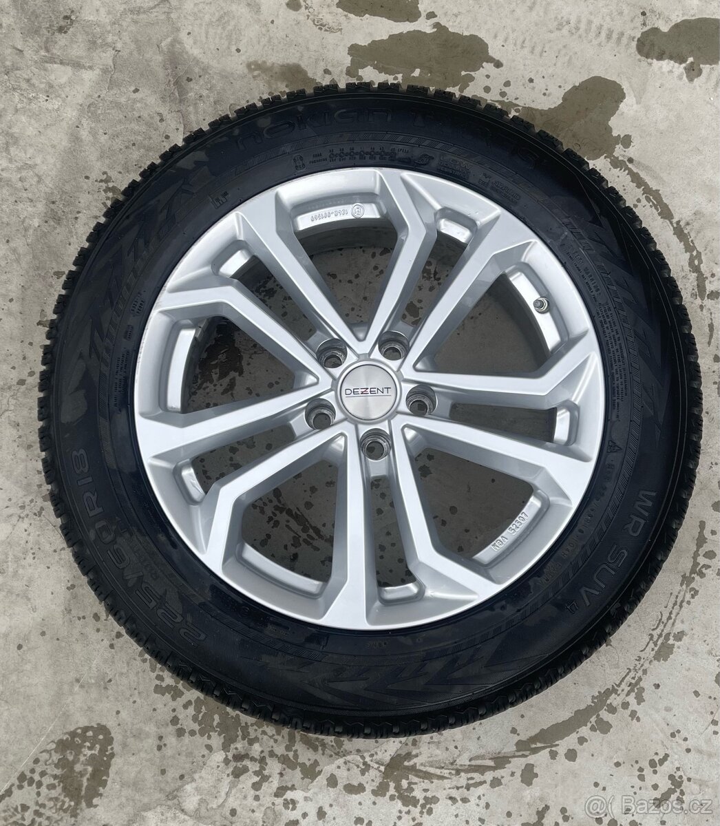 Alu Dezent 5x114,3 7Jx18 ET35 + Zimní 225/60R18 Toyota