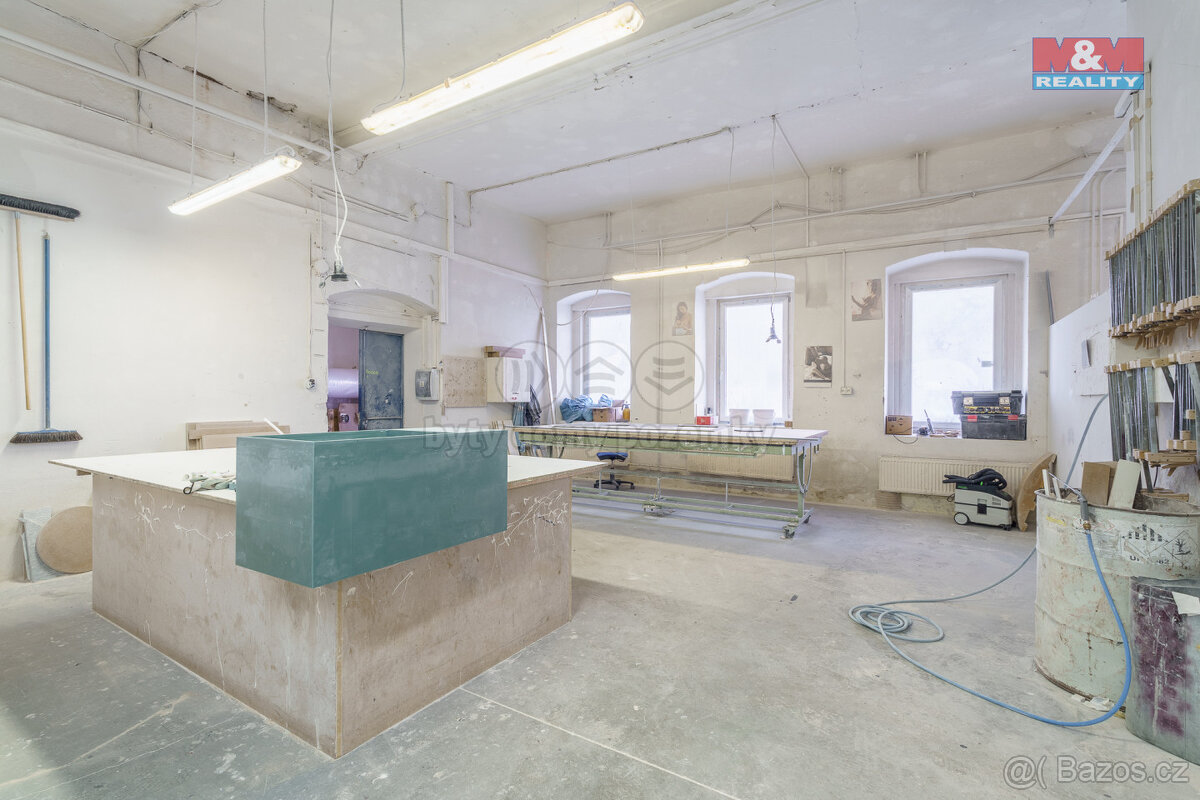 Prodej výrobního objektu, 2100 m², K. Vary, ul. Sokolovská