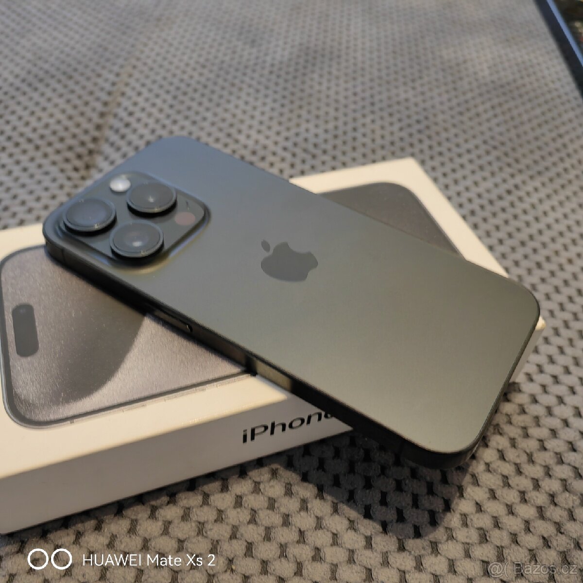 iPhone 15 Pro Top stav