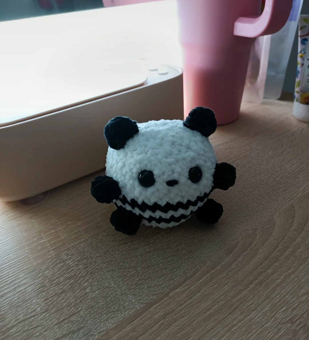 Háčkovaná panda