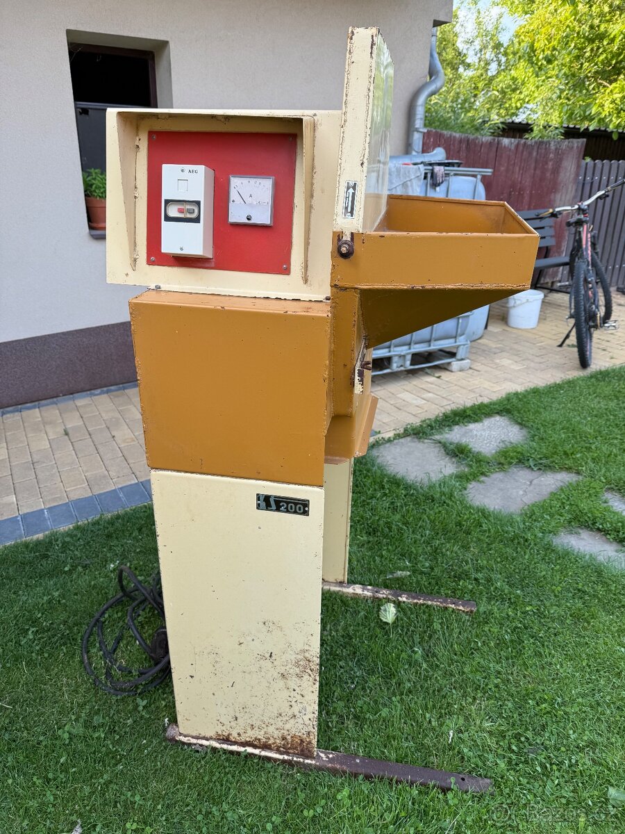 Kladívkový šrotovník KŠ 200