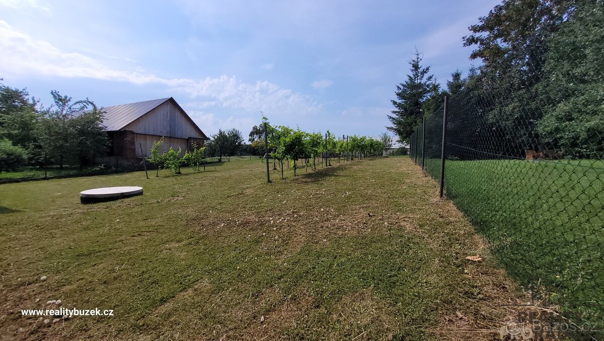 Prodej pozemku - Loukov