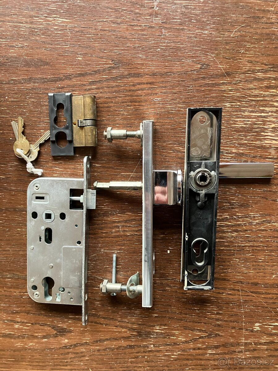 Prodám bezpečnostní kování ROSTEX R1/90mm