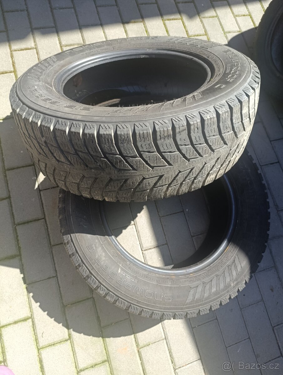 zimní 2 ks Nokian SnowProof 215/65/16C