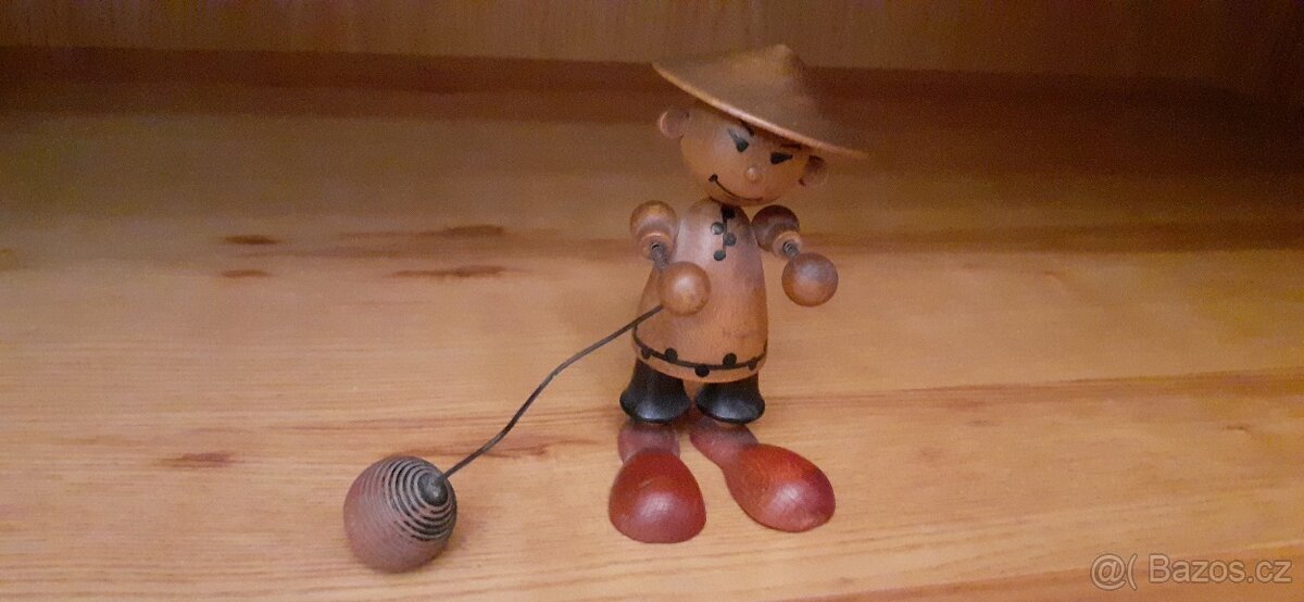 dřevěná figurka - panáček vietnámek/číňánek