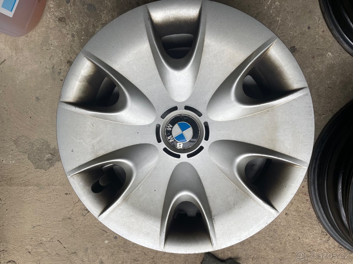 Kryty kol bmw r16