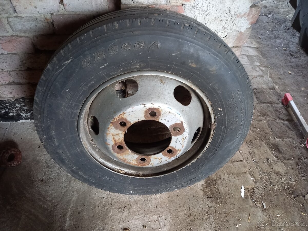 Kolo 215/75 R 17,5