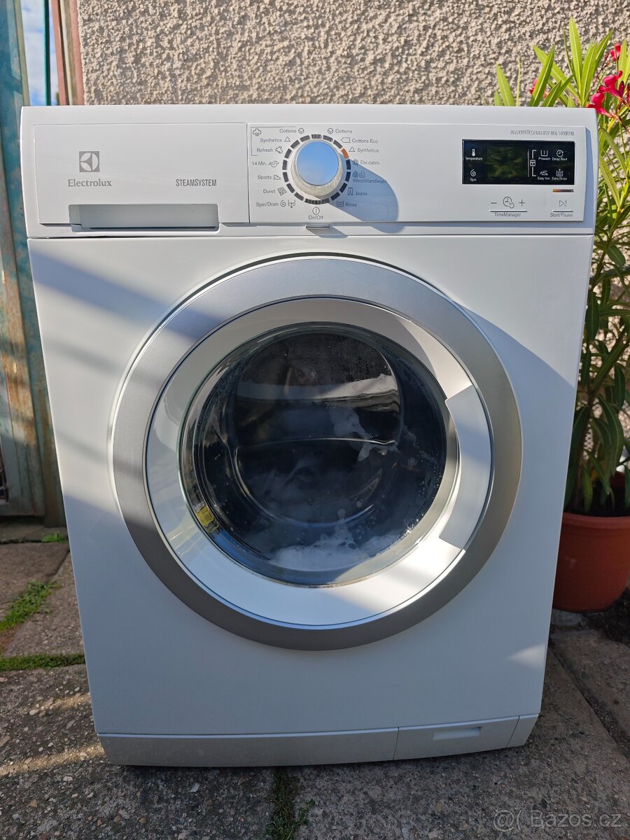 Elektrolux A+++, 8kg, 1400ot.Parní programy-Steam System TOP