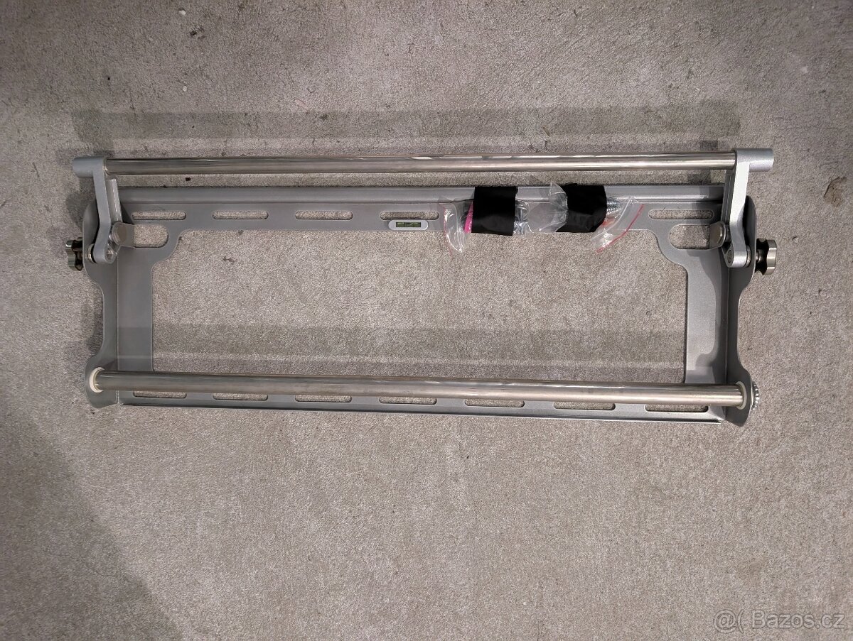 Nástěnný držák na televizi, integrovaná vodováha