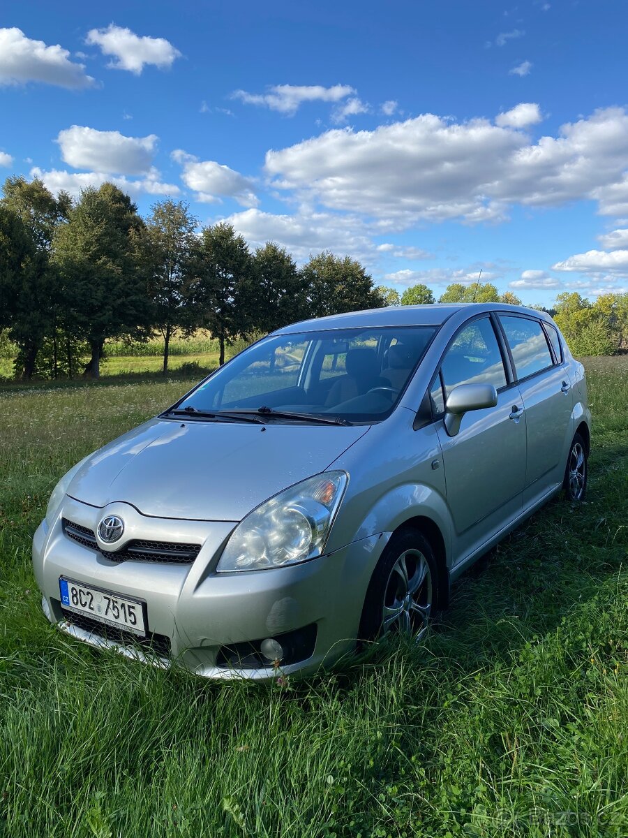Toyota Corolla Verso, 2.2 D-4D, r.v.2007, 7 míst, tažné