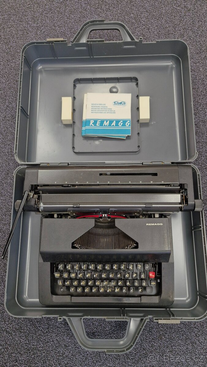 Kufříkový psací stroj Remagg