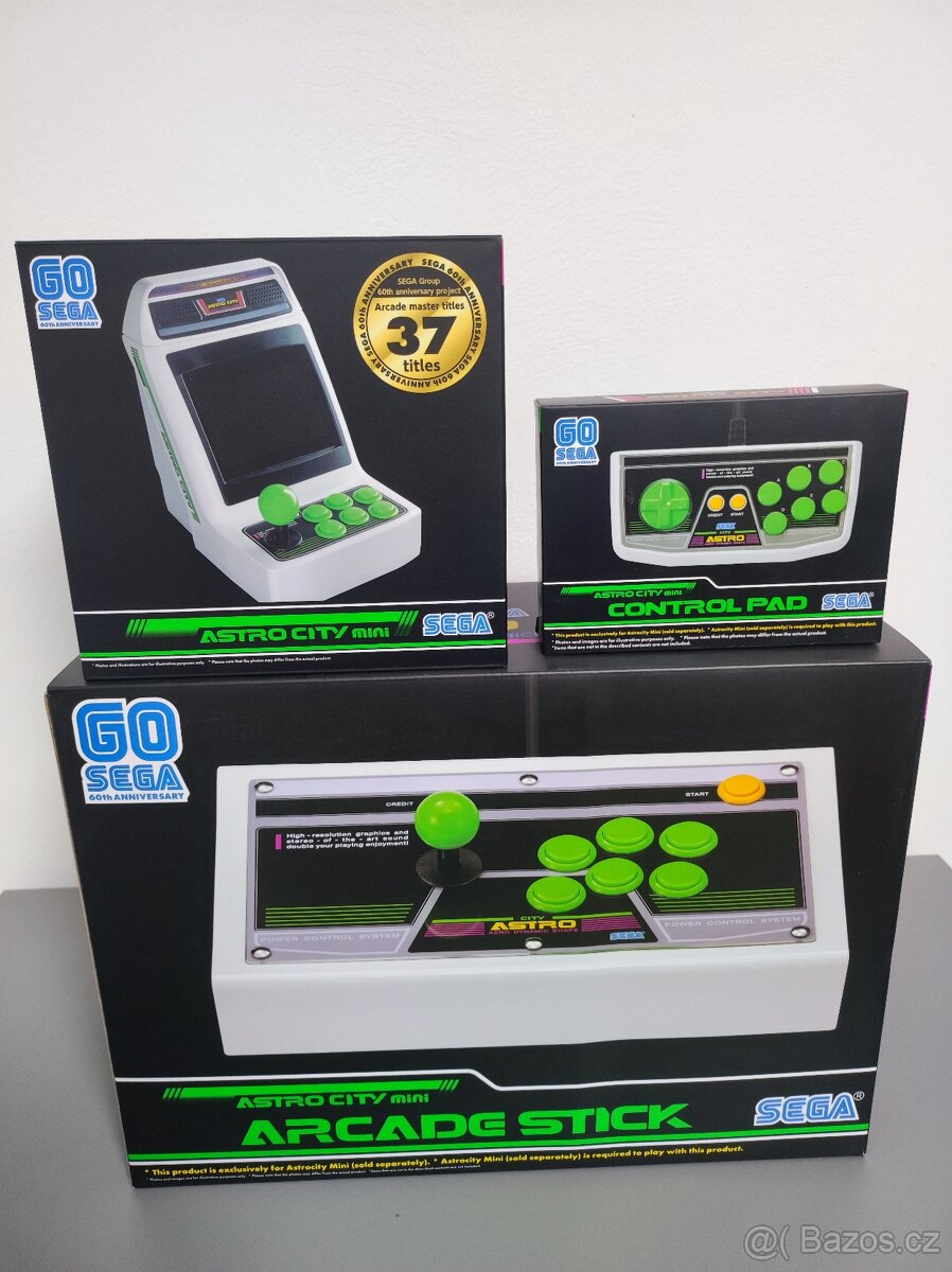Retro herní konzole Sega Astro City + ovladače