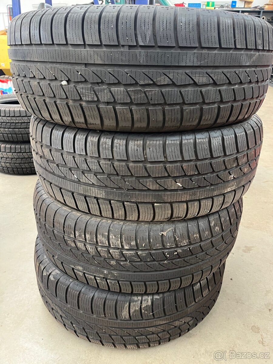 4x Hankook 235/60R18 zimní
