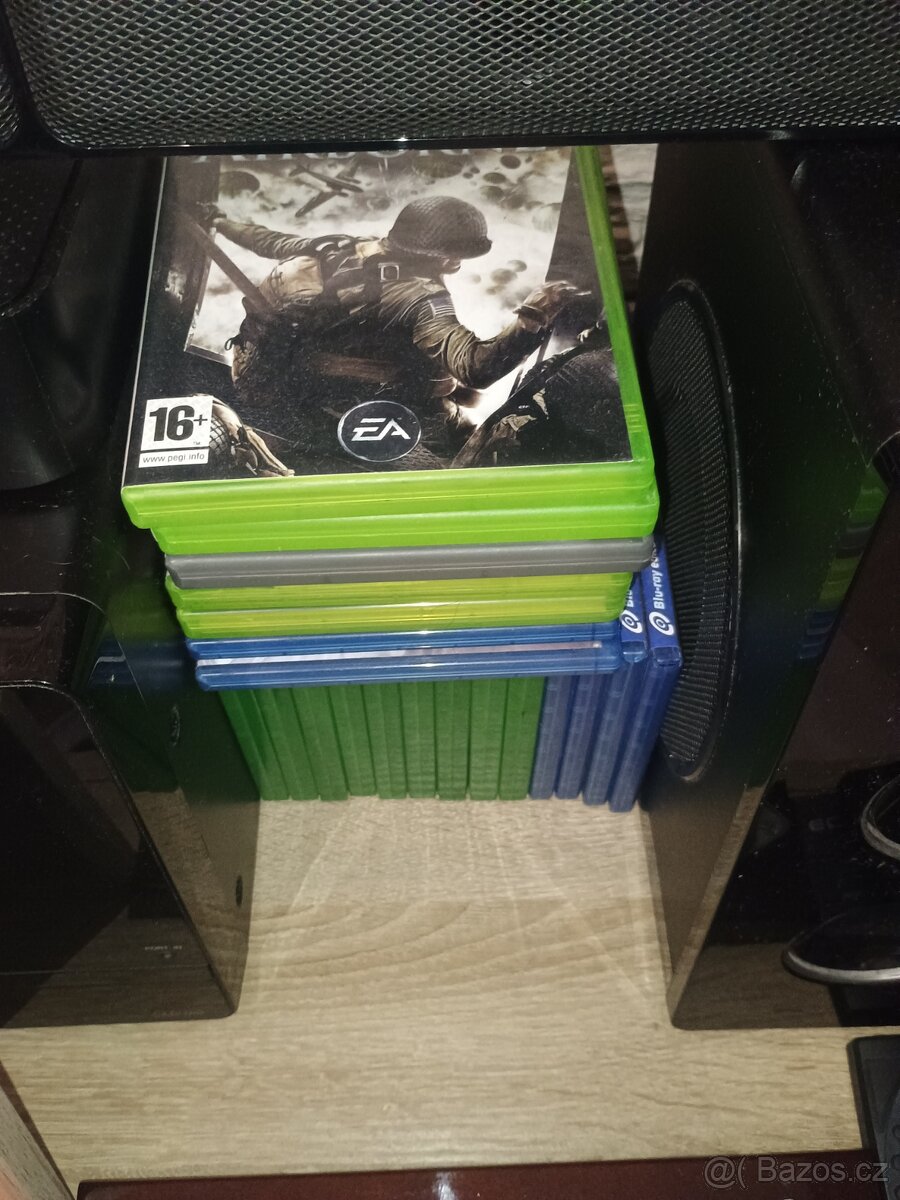 Prodám Xbox one 1tb