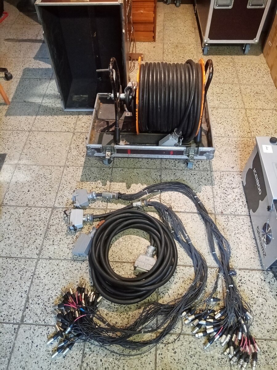 Multicore kabel 50m + CAE stagebox 40/8 FOH + MON