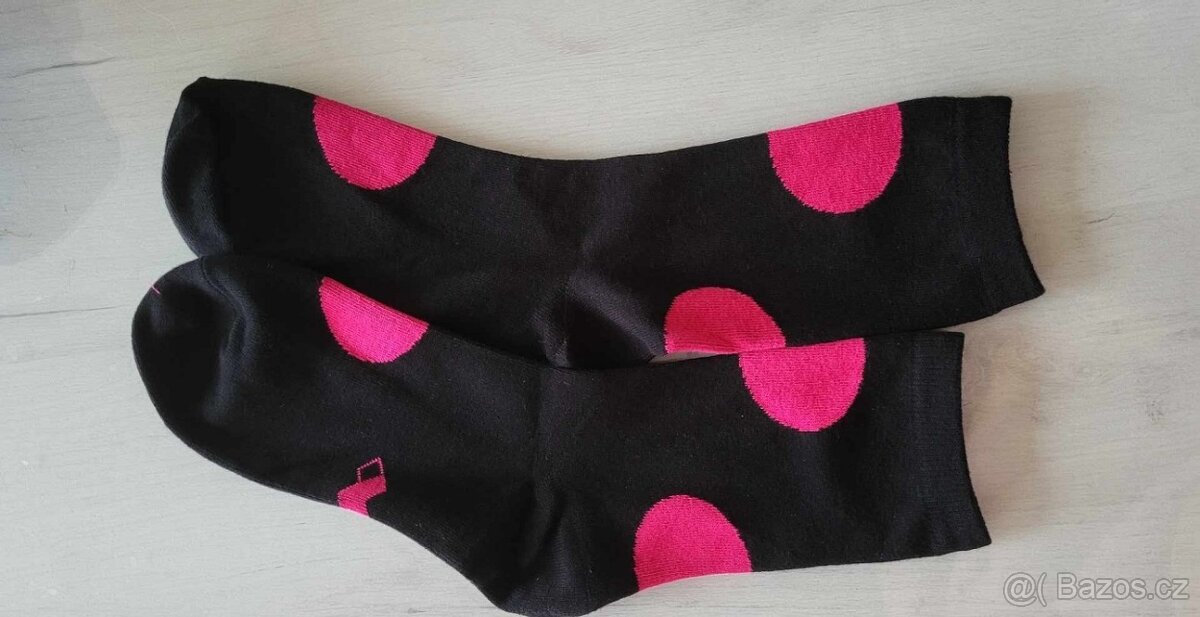 Nové unisex ponožky = dámské a pánské, černo-růžové puntíky