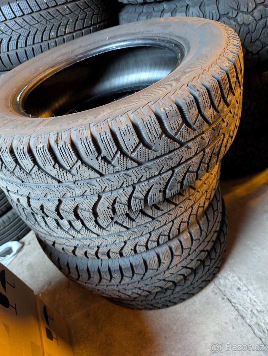 215/65R16 98T Lassa Iceways použité