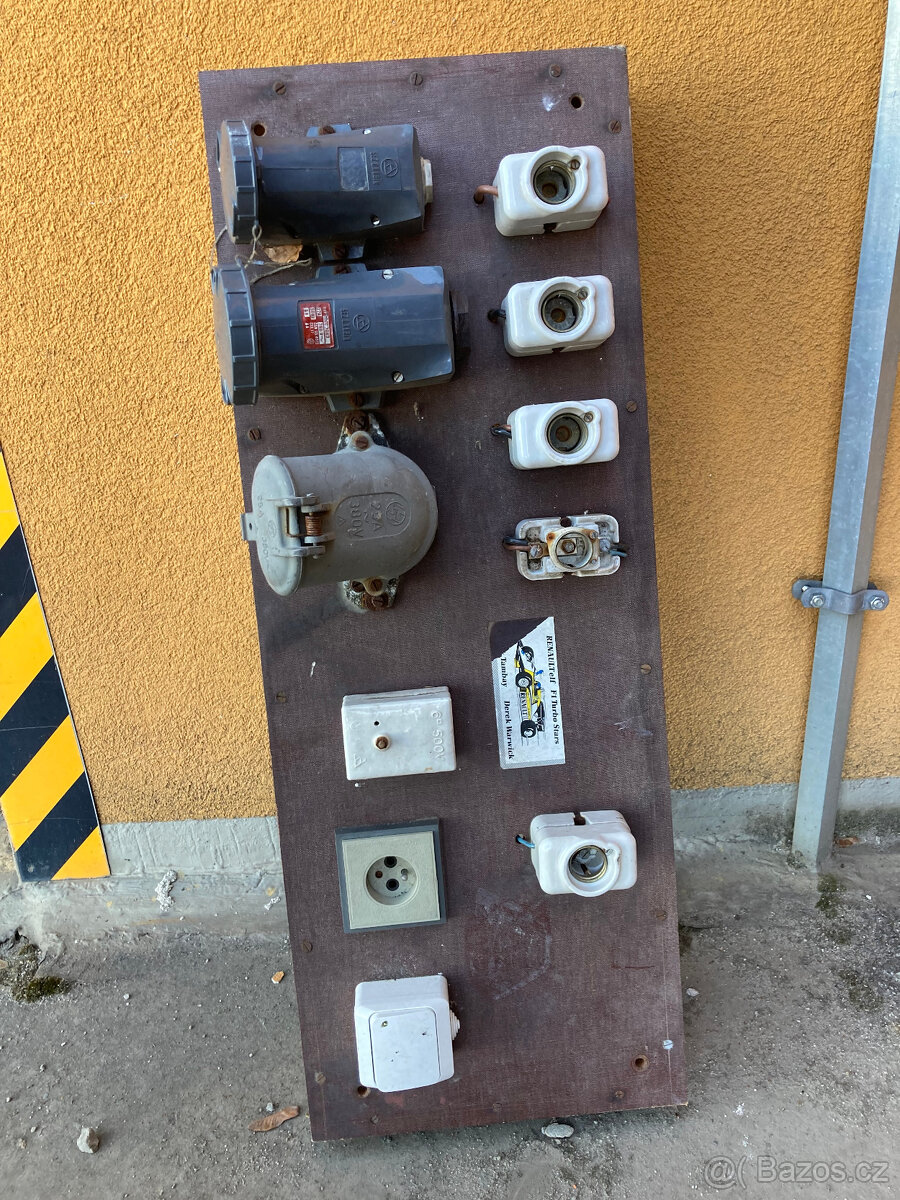 Stavební rozvaděč, elektroinstalace, elektrosoučástky 500 kč
