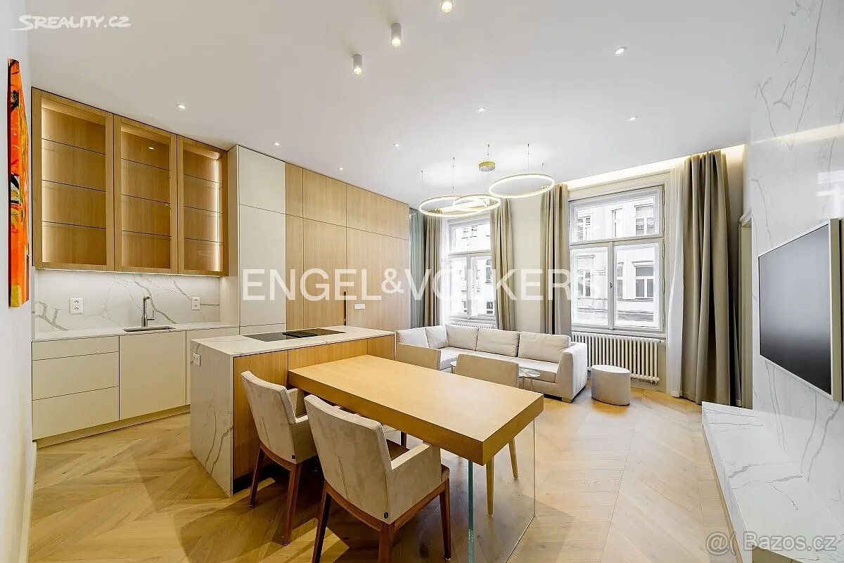 Pronájem bytu 3+kk 81 m² U obecního dvora, Praha - Staré Měs