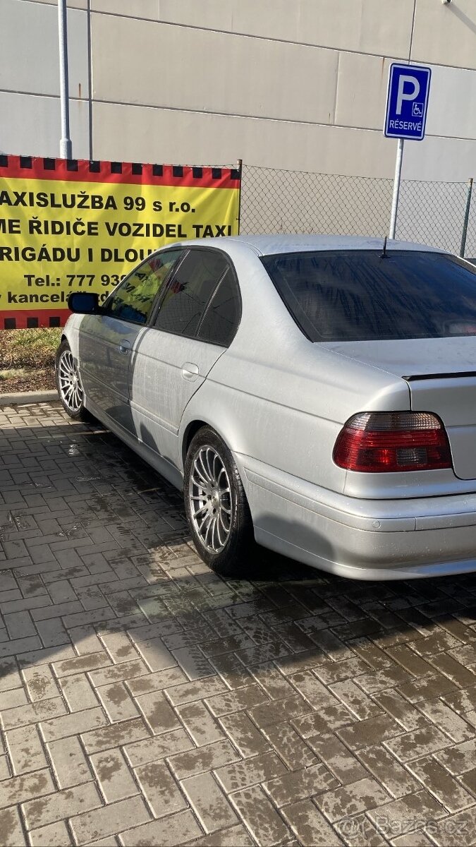 Zadní nárazník bmw e39