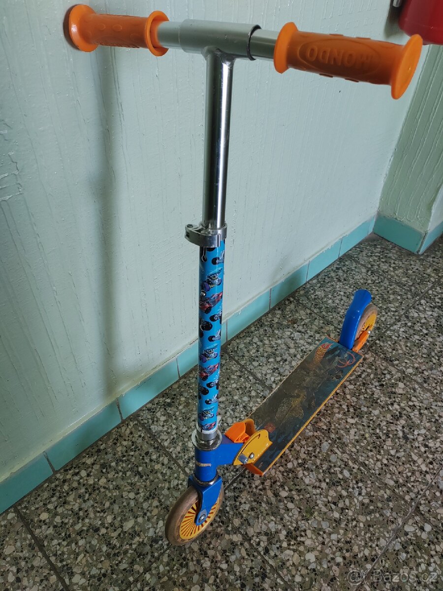 Dětská koloběžka Hot wheels