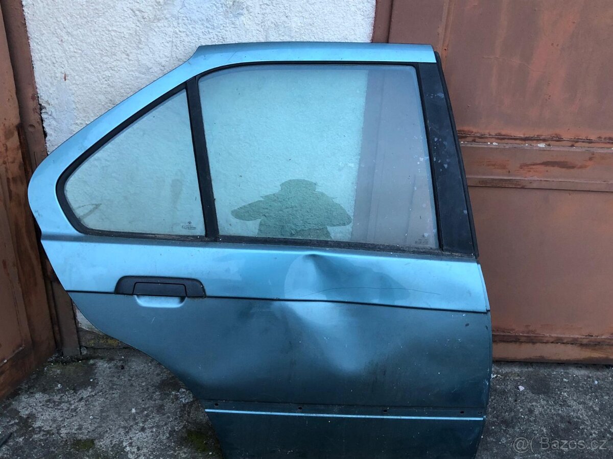 P.Z Dveře BMW E36 Sedan