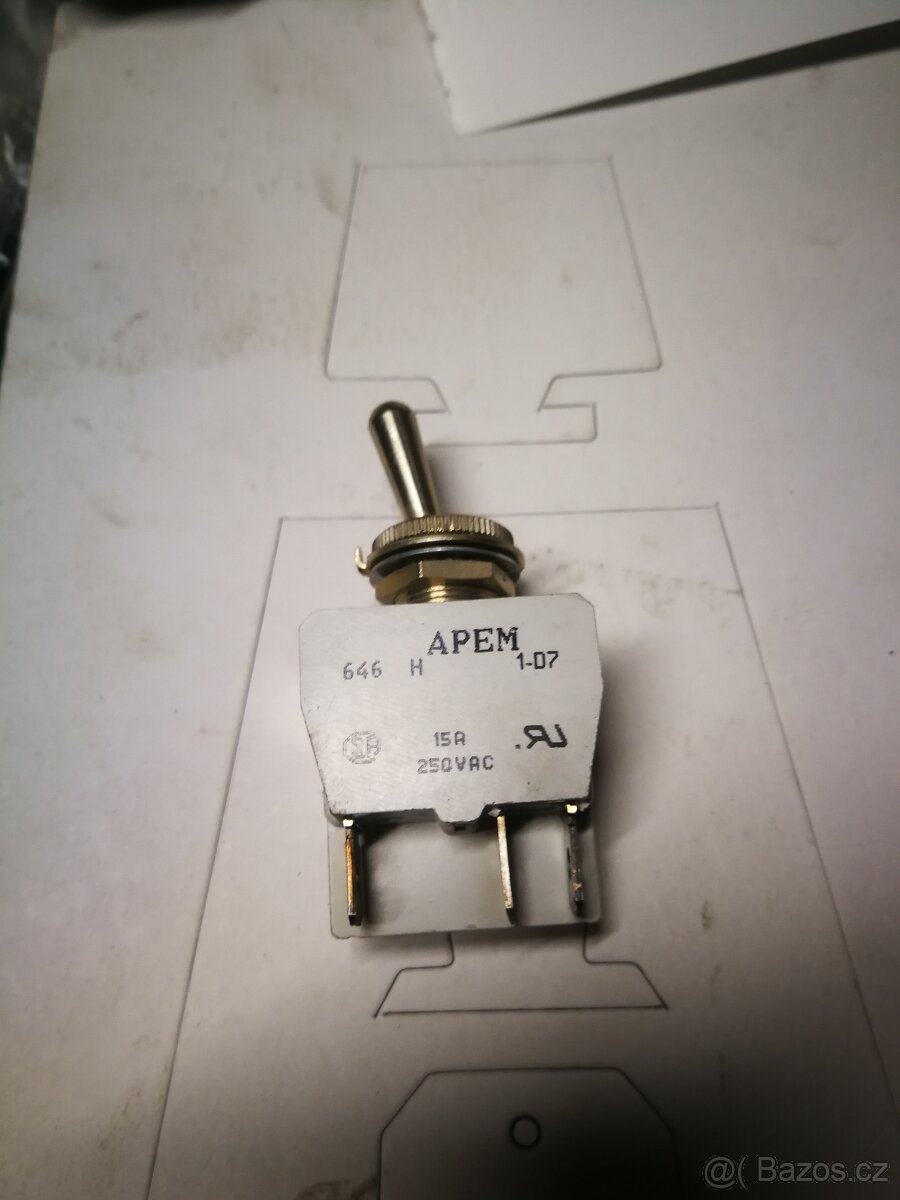 Přepínač APEM 646H,páčkový 250V,15A a KNX-2,hlavice spínací