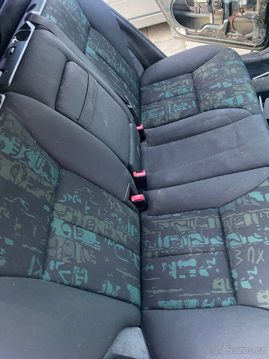 Zadní sedačky a tapce mercedes w210