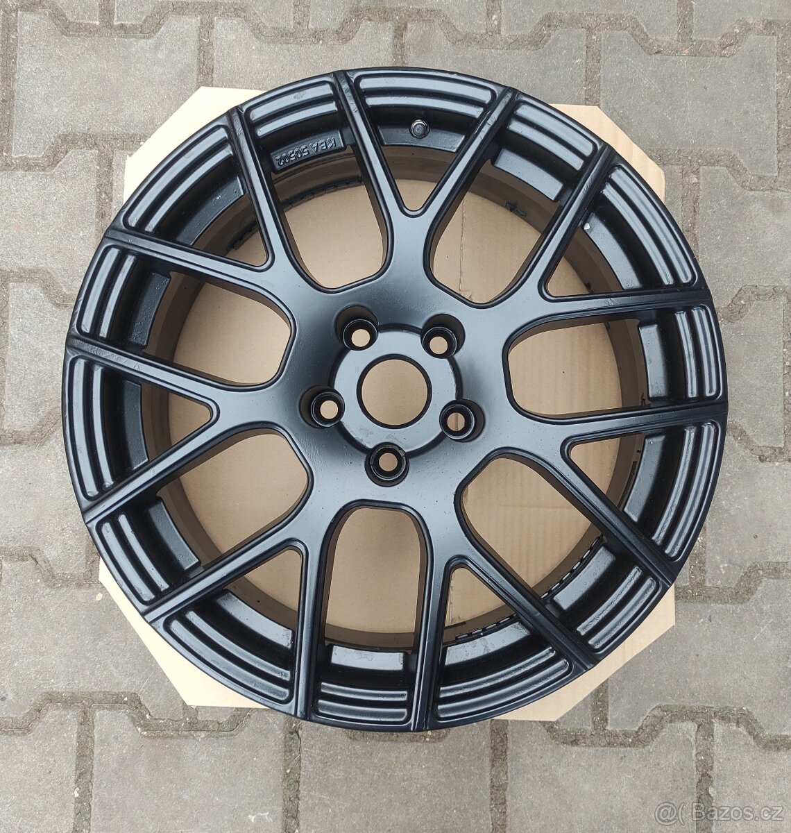 ALU kola R18