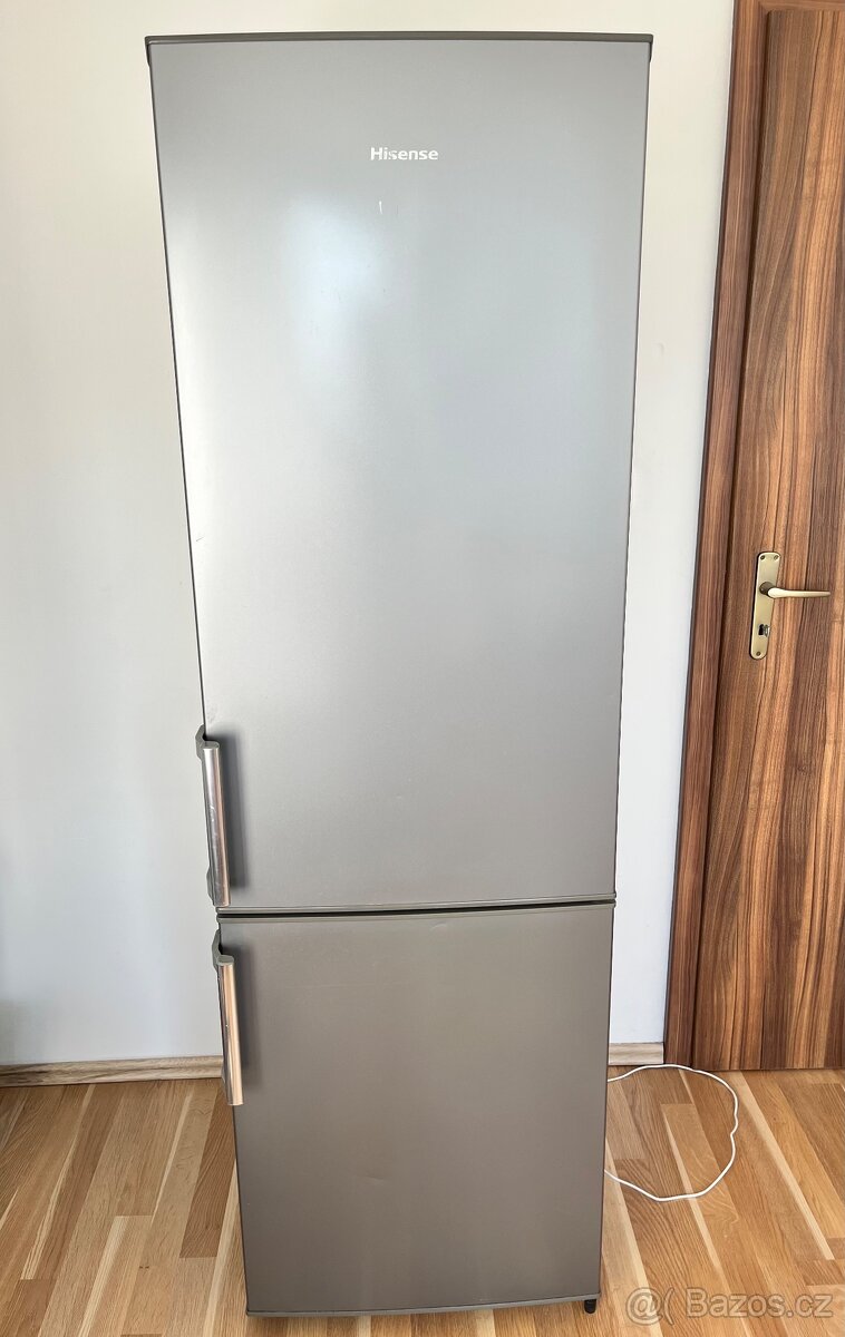 Lednice s mrazakem Hisense 180 cm, Praha 4