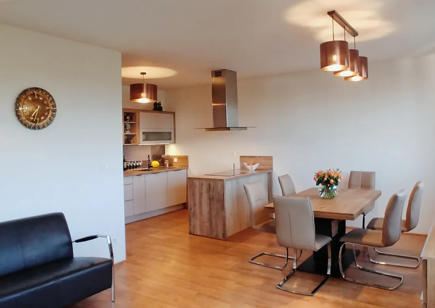 krásný byt 3+KK, 93m2 v ul. U Dívčích hradů, Praha 5 - Smích