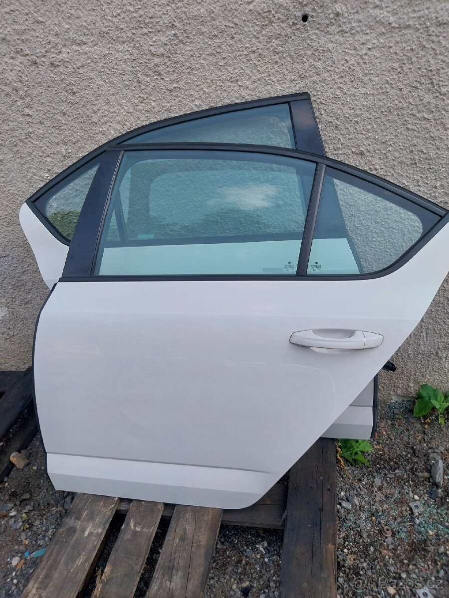 Škoda octavia 3 iii leve zadni dvere LF9E