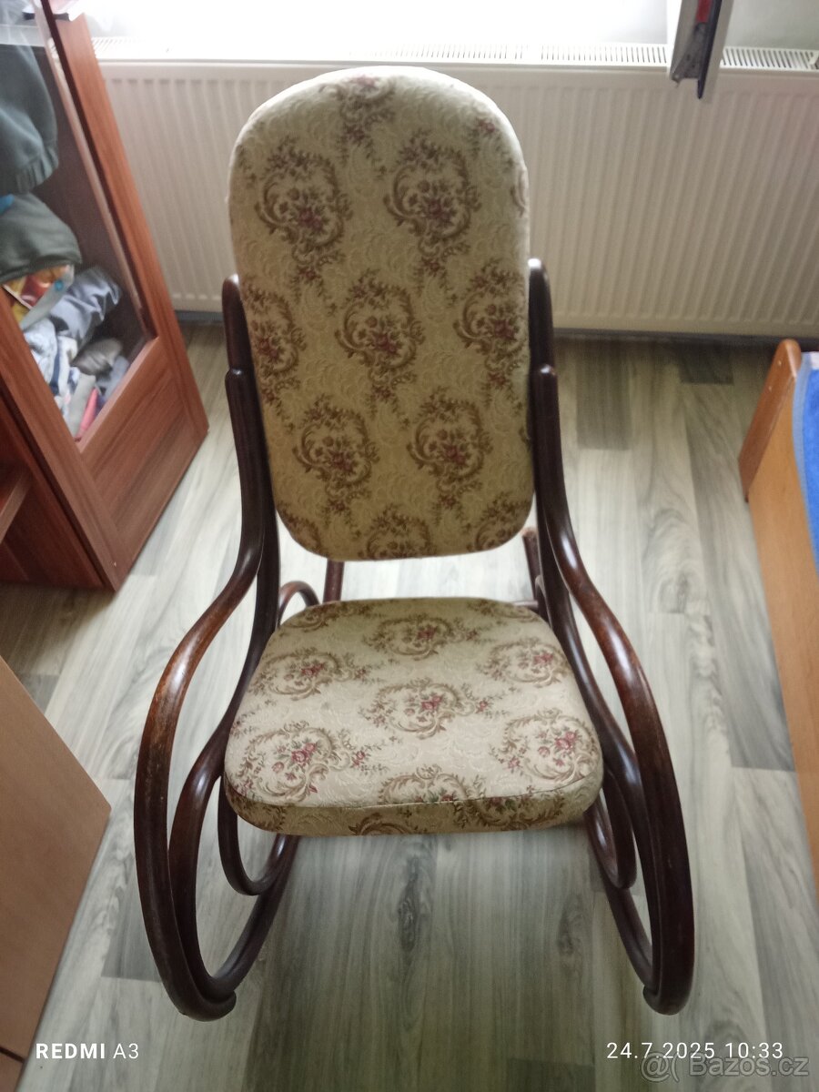 Staré houpací křeslo