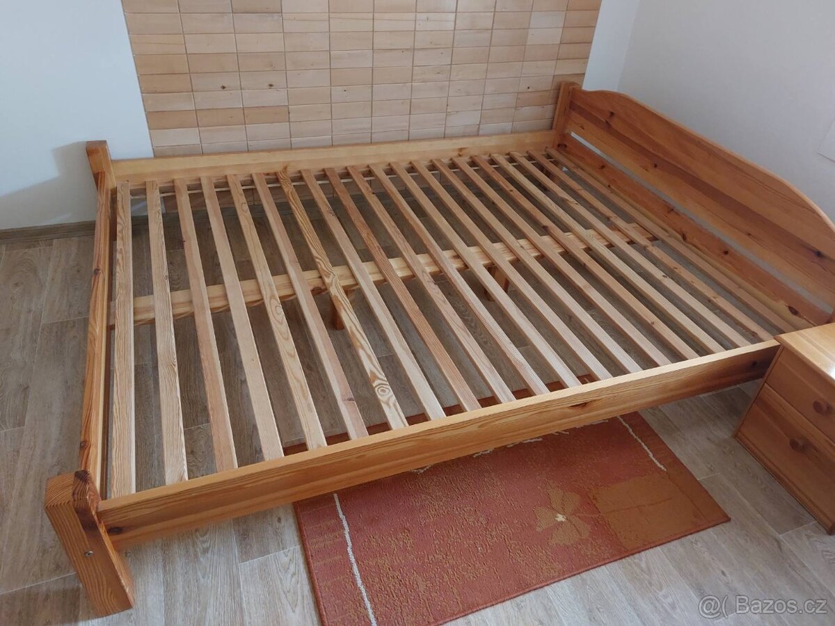 Postel + noční stolík 2ks