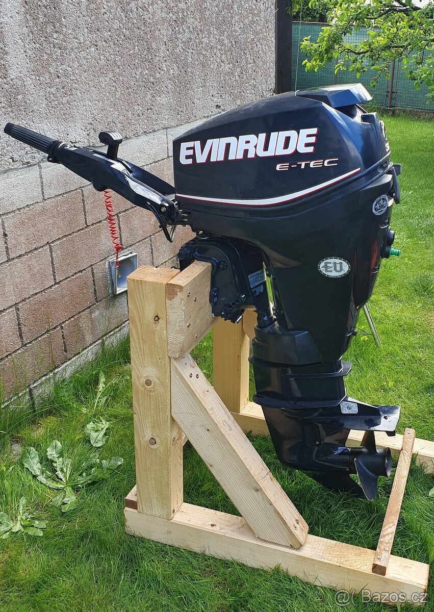 Motor Evinrude 30