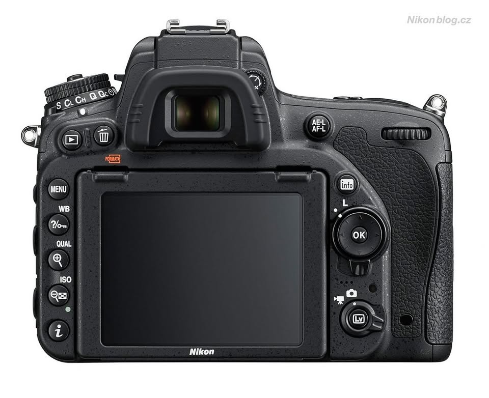 Nikon D750 + Tamron 70-210 f2.8 + blesk SB 910