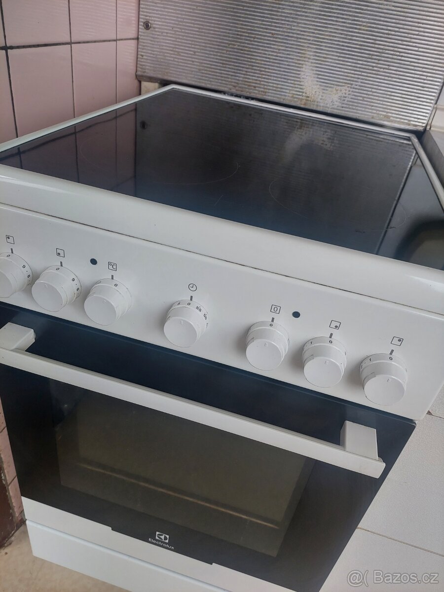 Prodám elektrický sporák Elektrolux