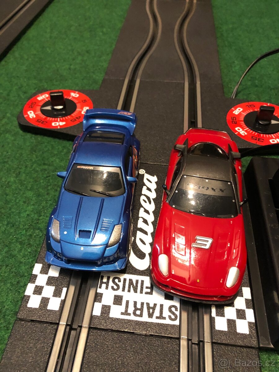 Autodráha Carrera GO -stavba přes 12 m