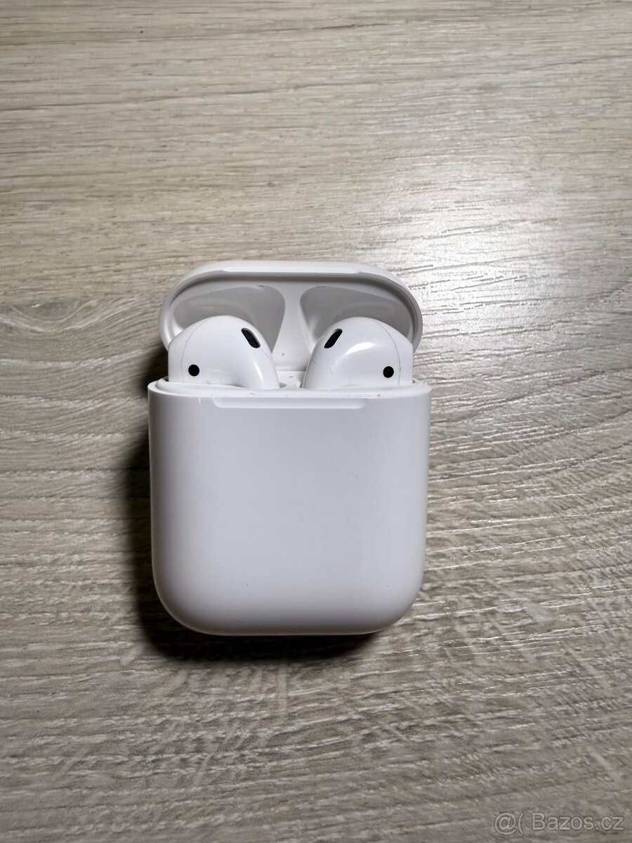 Apple AirPods (2. generácia)
