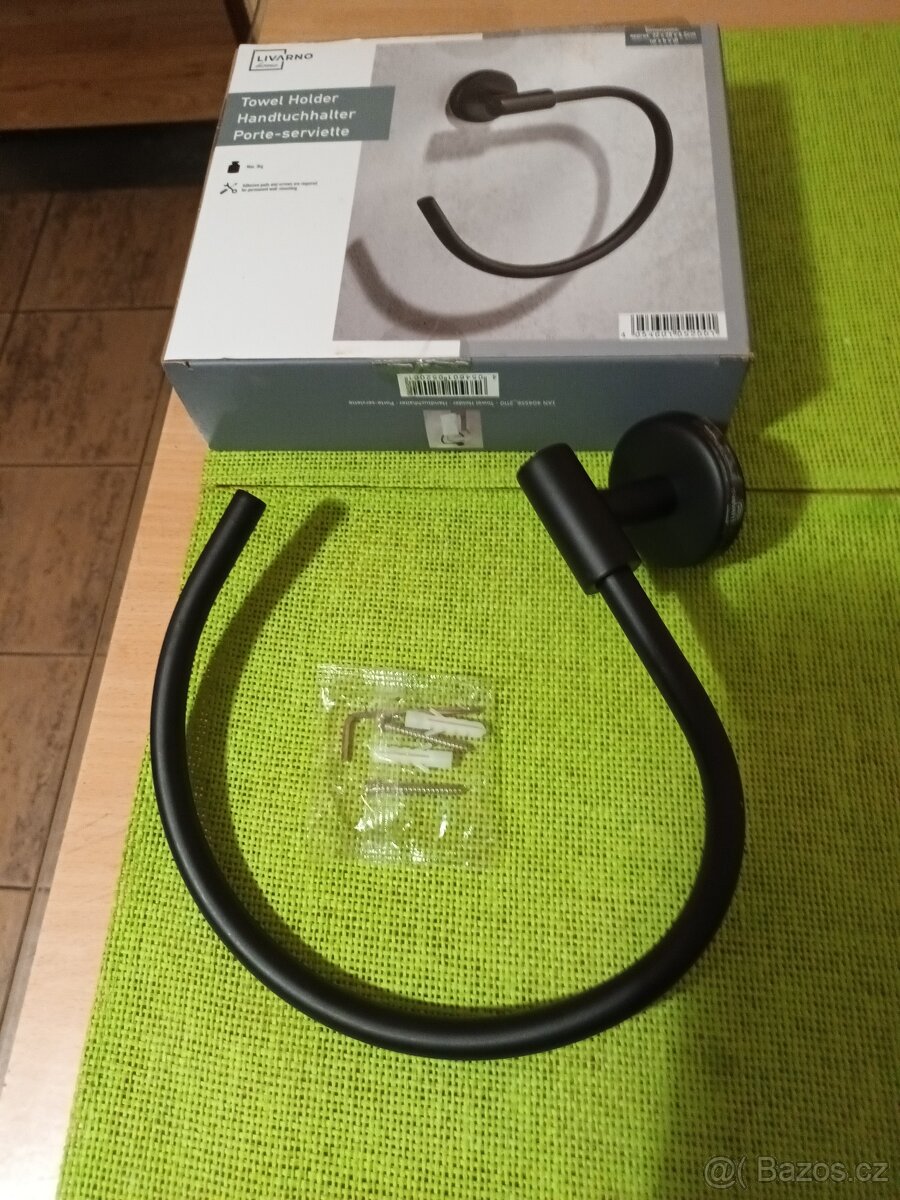 Koupelnový věšák na ručníky